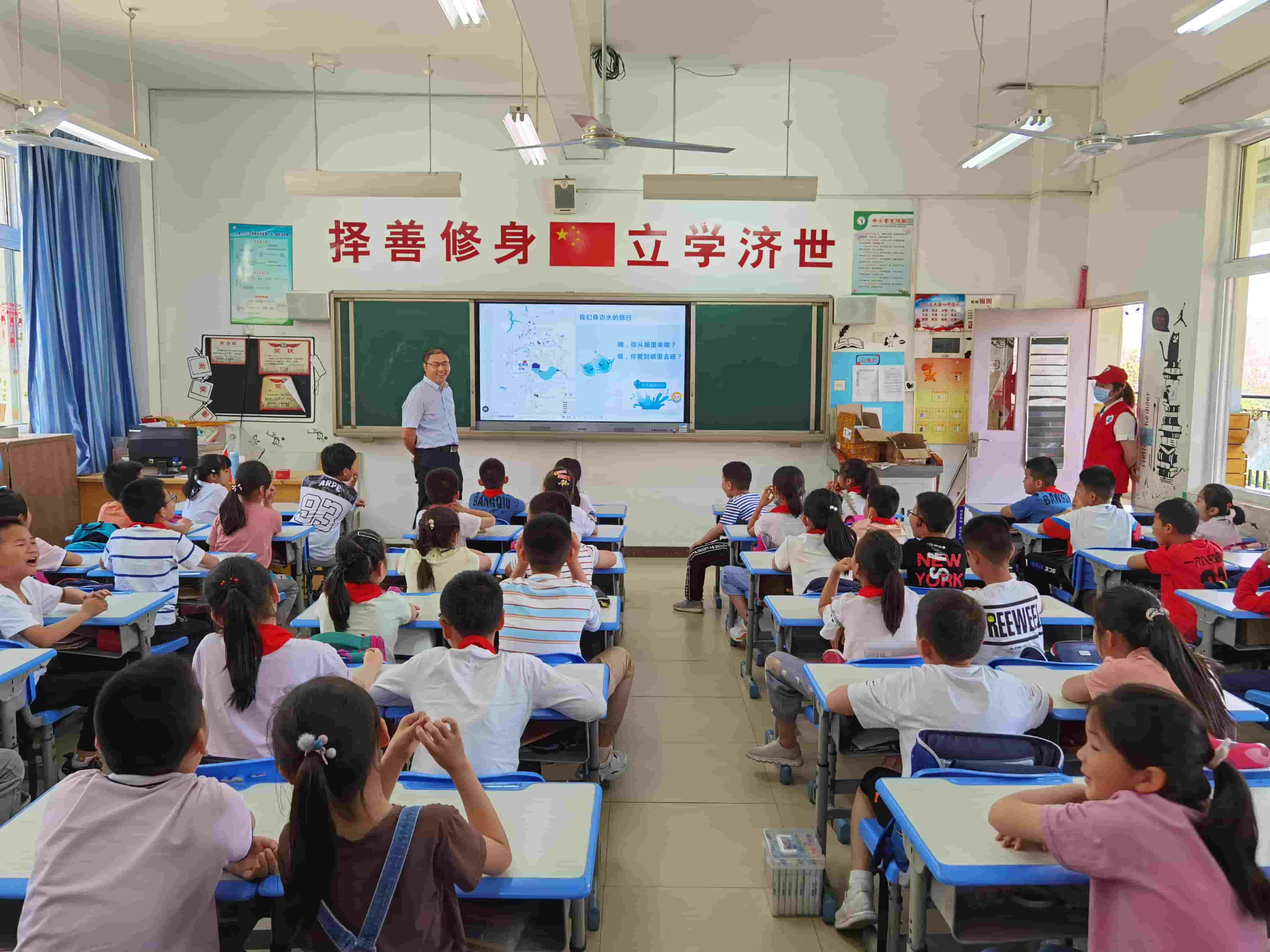 2021年6月4日，東華科技志愿團(tuán)隊(duì)槍王一六八玫瑰園小學(xué)開展“青春志愿行，環(huán)保進(jìn)課堂”活動(dòng)（2）